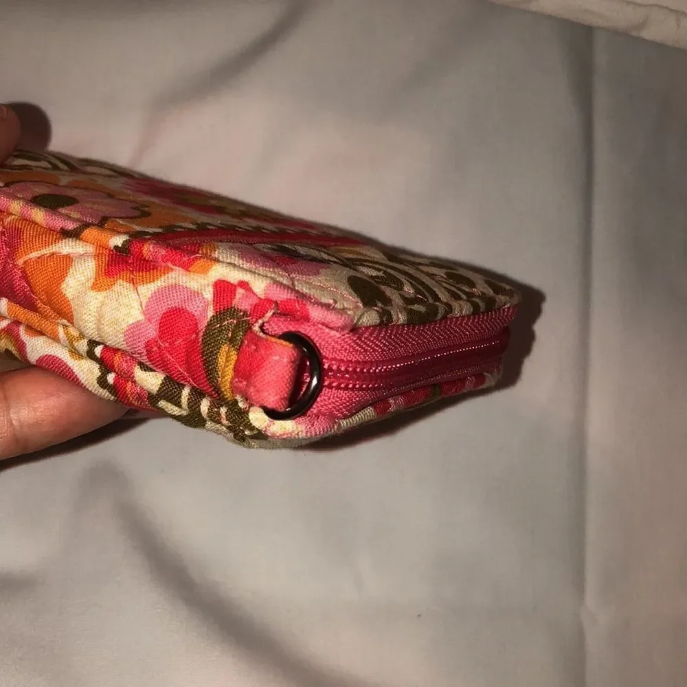 Vera Bradley Folkloric Coral Green Quilted Floral Wallet Wristlet - Picture 4 of 13